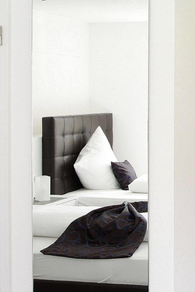 Hotel Volapuek Констанц Экстерьер фото